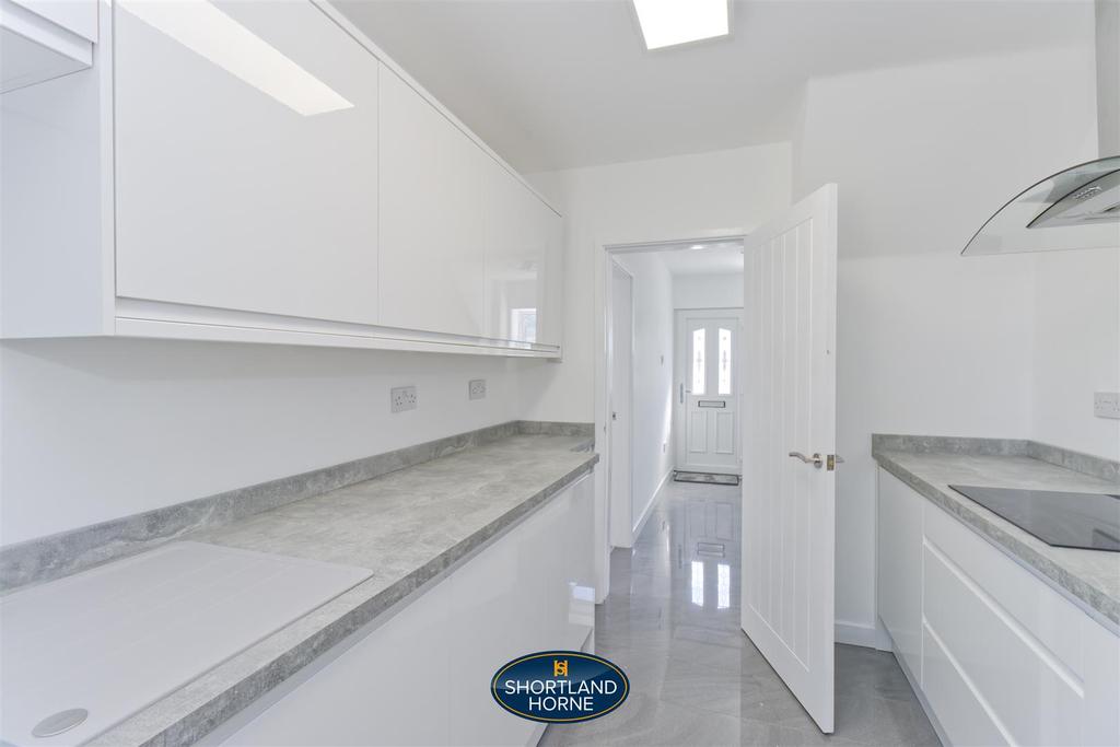 Kitchen 2.jpg