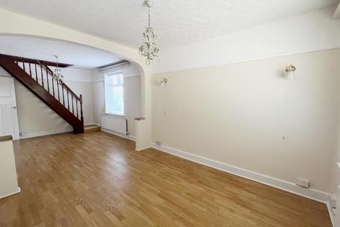28 Mon Crescent, Southampton, SO18 5QU