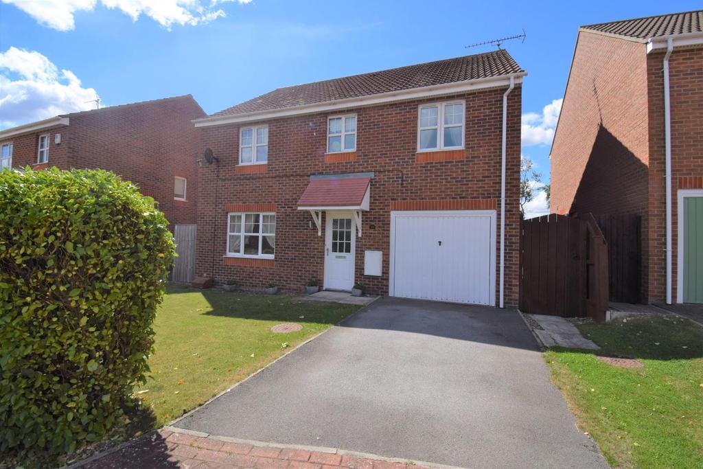 Farndale Road, Bridlington, YO16 6GT 4 bed detached house for sale £