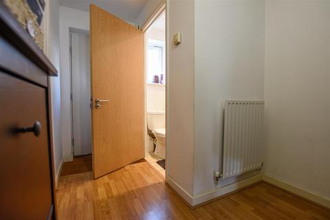 11 Robinson Way, Northfleet, Gravesend, DA11 9AB