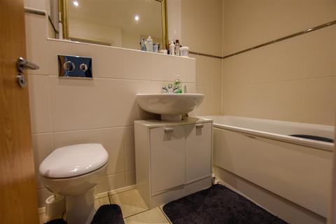 11 Robinson Way, Northfleet, Gravesend, DA11 9AB