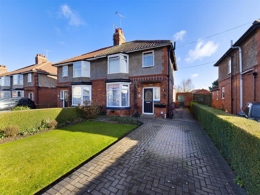 Manorfield Road, Driffield 3 bed semidetached house for sale £250,000