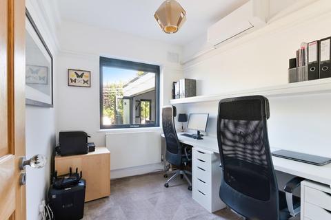 3 Mavis Avenue, Epsom, KT19 0PY