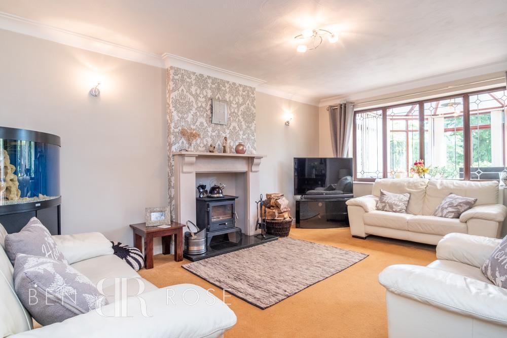 Pear Tree Avenue, Coppull, Chorley 4 bed detached house £374,995