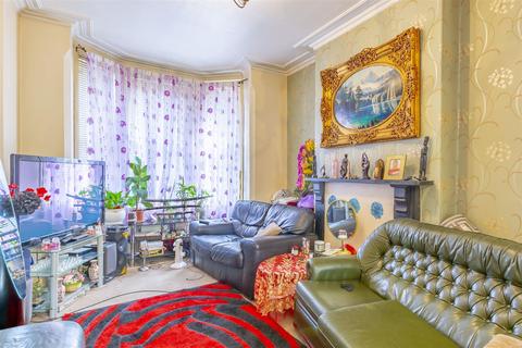 91 Birrell Road, Forest Fields, Nottingham, NG7 6LU