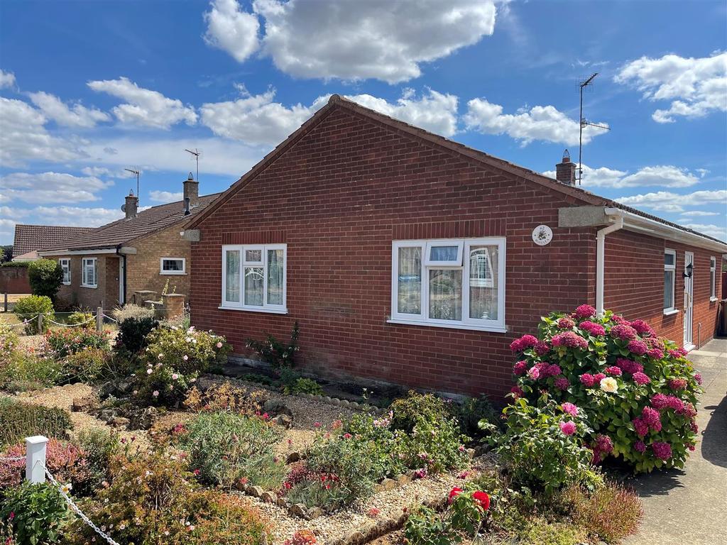 Dersingham 3 bed detached bungalow £300,000