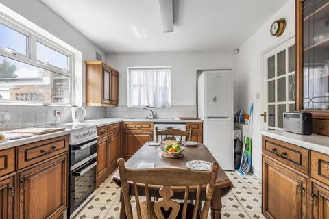 83 Laurel Way, London, N20 8HT