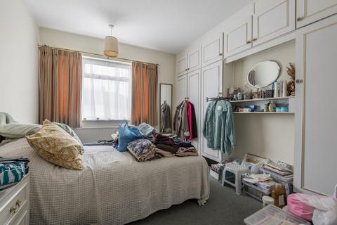 83 Laurel Way, London, N20 8HT
