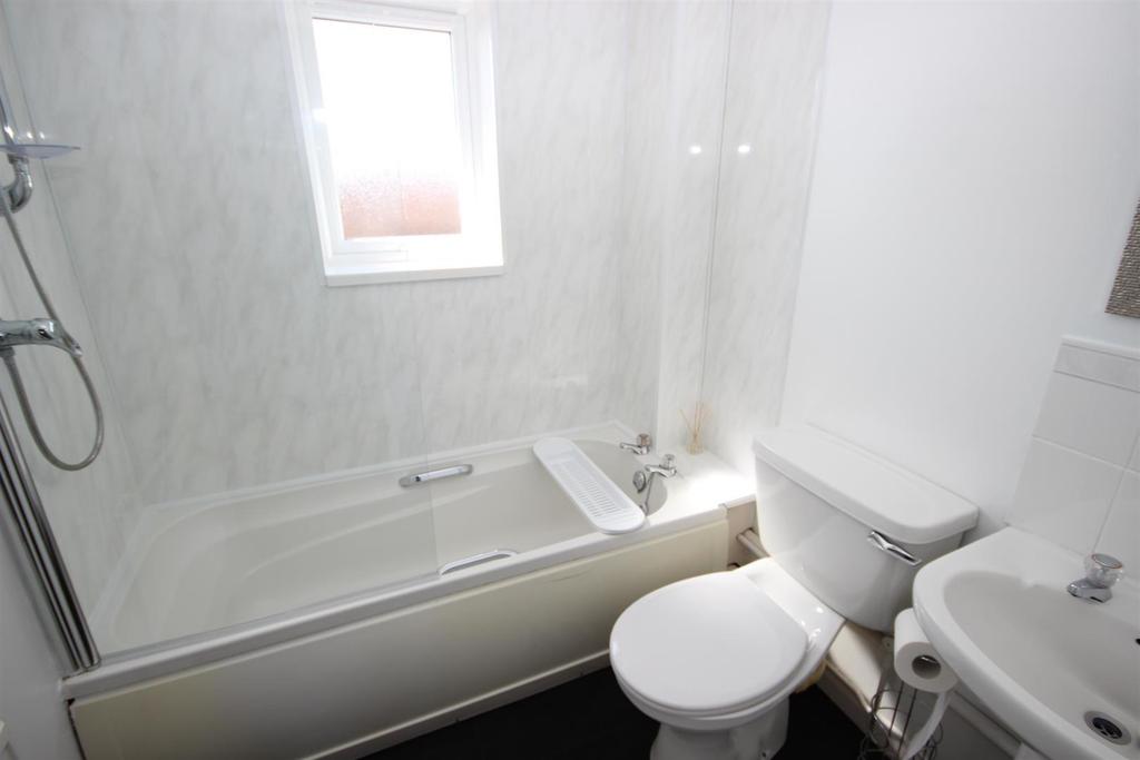 Bathroom .JPG
