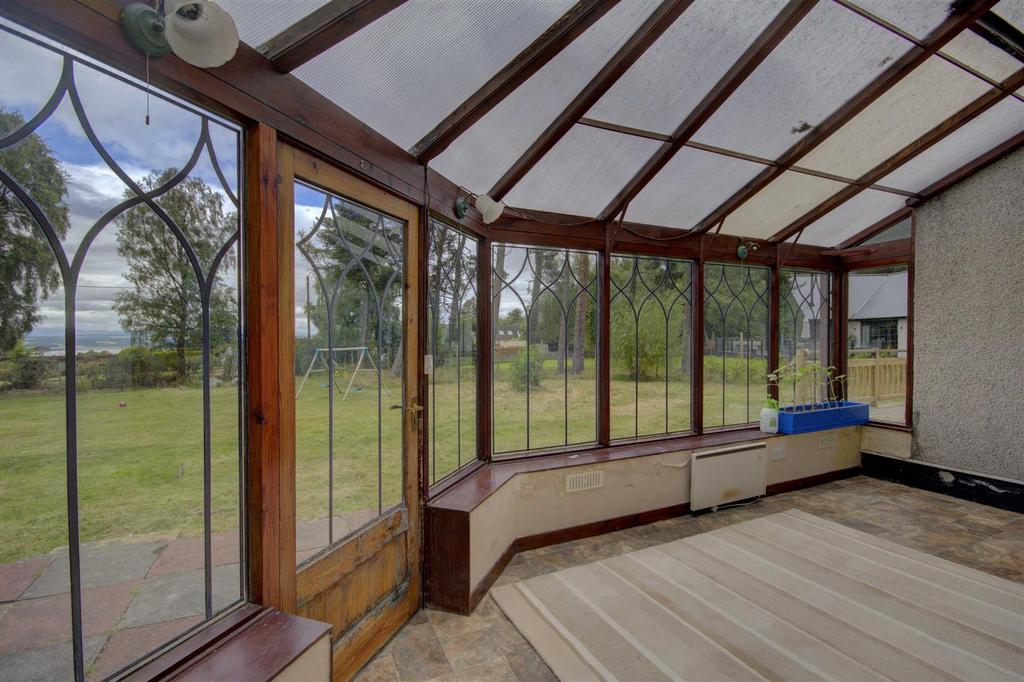 Edgewood Nairnside, Inverness IV2 5EX 4 bed detached bungalow £275,000