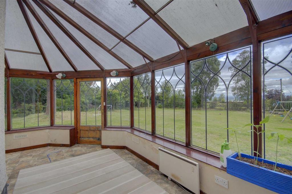 Edgewood Nairnside, Inverness IV2 5EX 4 bed detached bungalow £275,000