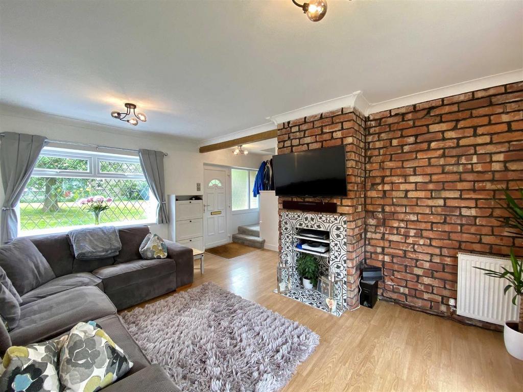 Reddish Avenue, Whaley Bridge, High Peak 3 bed semidetached house £