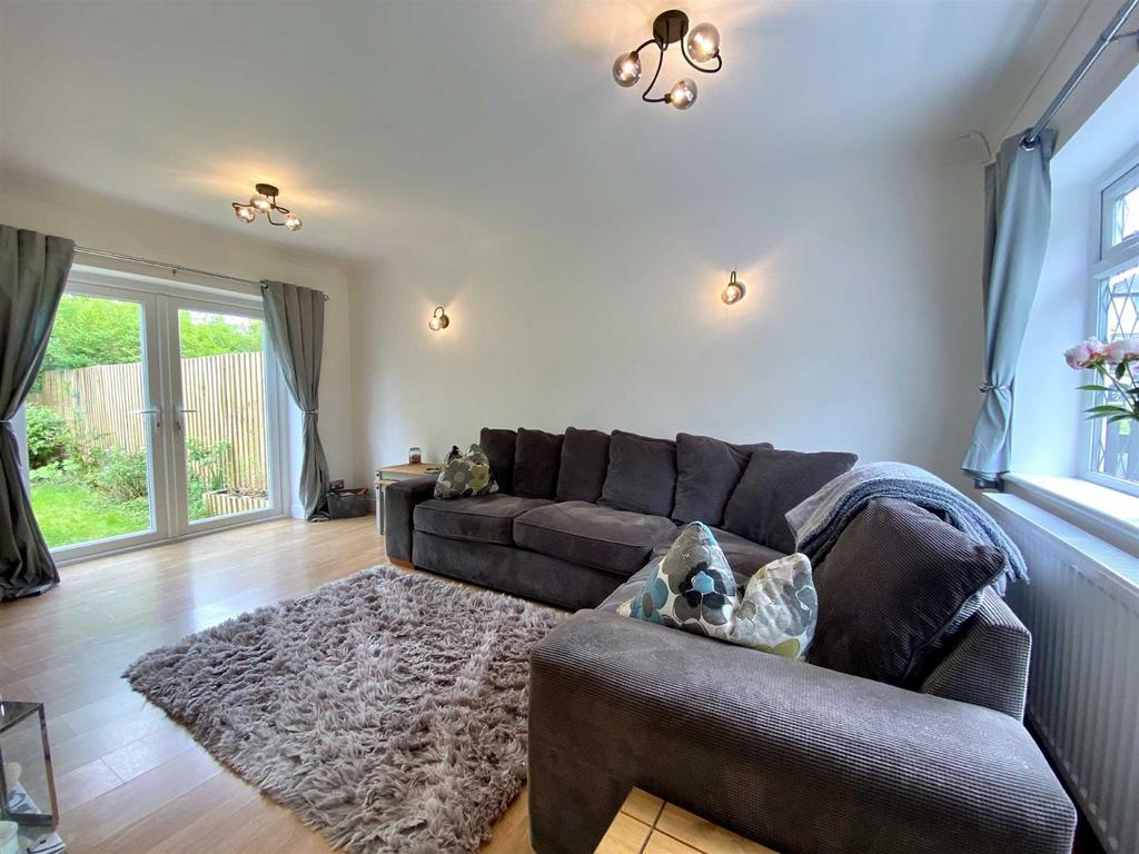 Reddish Avenue, Whaley Bridge, High Peak 3 bed semidetached house £