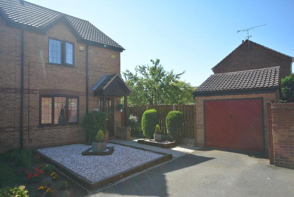 Holbeck Avenue, Bolsover... 3 bed semidetached house £190,000