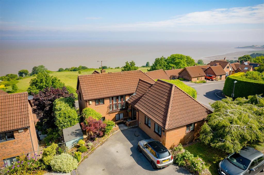 Cabot Rise, Portishead 5 bed detached house £825,000
