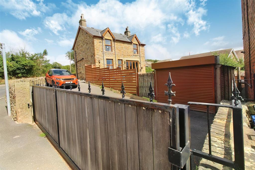 Sackup Lane, Darton, Barnsley S75 5AR 3 bed detached house for sale £