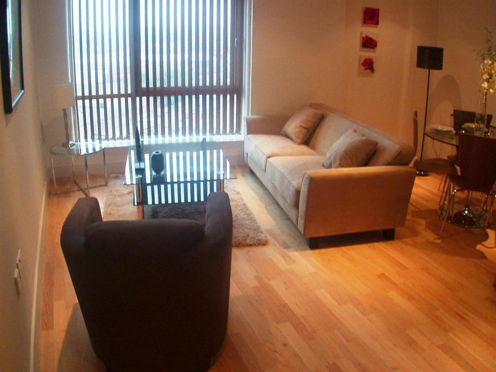 Clarence House, Leeds Dock 1 bed flat £825 pcm (£190 pw)