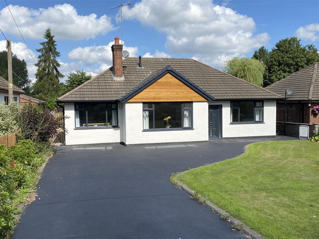 Grindley Lane, Blythe Bridge... 3 bed detached bungalow £1,375 pcm (£