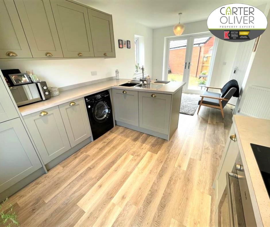 Kemp Drive, Husbands Bosworth, Lutterworth 3 bed link detached house