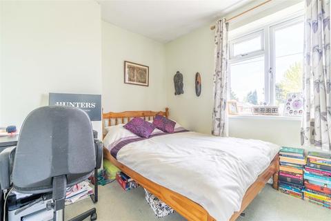 16 Beacon Lane, Dudley, DY3 1NB