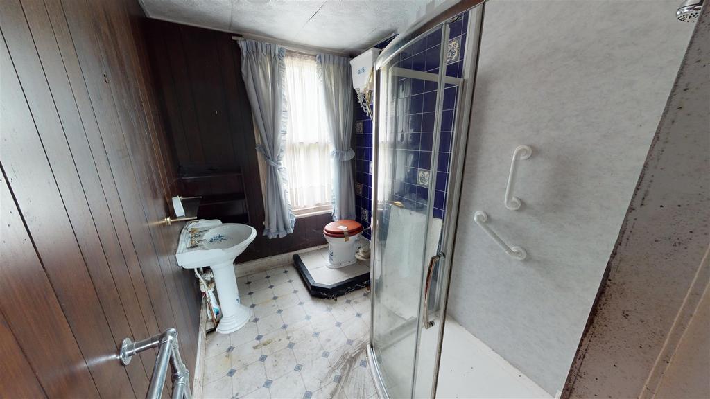 Cowley Hill Lane Bathroom