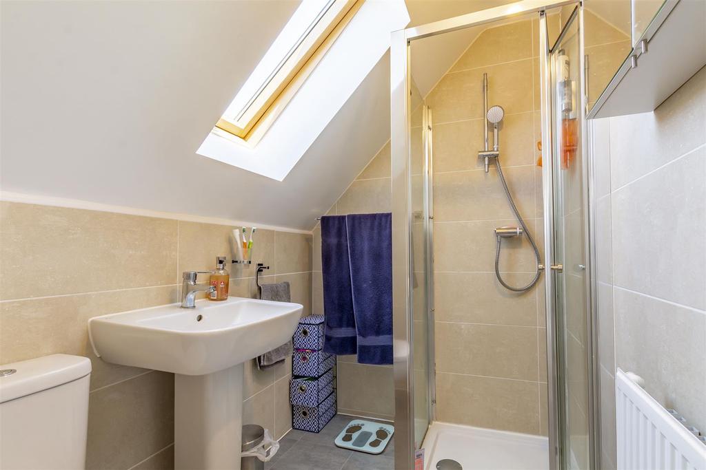 En-Suite 1 (2)-HDR copy.jpg