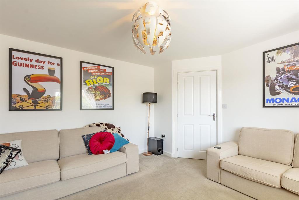 Living Room (5)-HDR copy.jpg