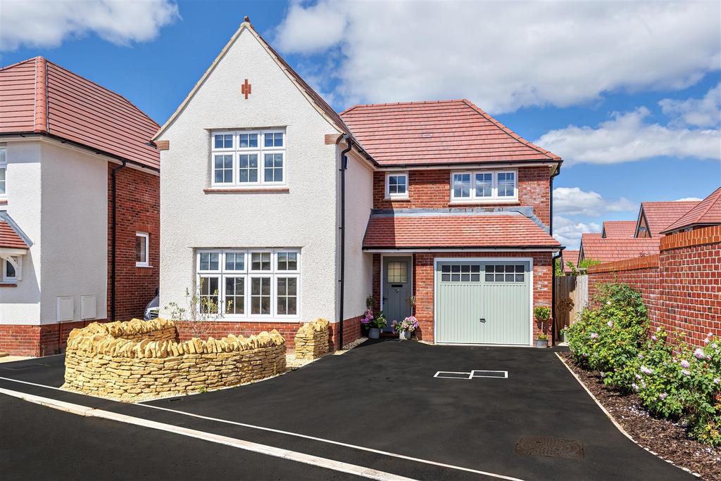 Skylark Close, Kingsteignton, Newton... 4 bed detached house £535,000