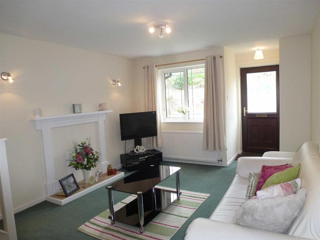 Slater Street, Macclesfield 2 bed terraced house £795 pcm (£183 pw)