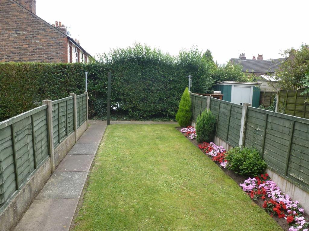 Slater Street, Macclesfield 2 bed terraced house £795 pcm (£183 pw)