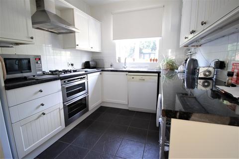 6 Curvan Close, Epsom, KT17 1PJ