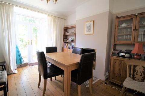 6 Curvan Close, Epsom, KT17 1PJ