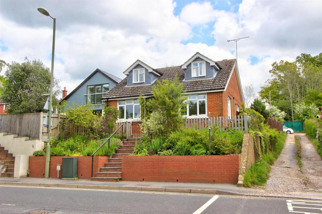 Cupernham Lane, Romsey, Hampshire 4 bed detached house for sale £500,000
