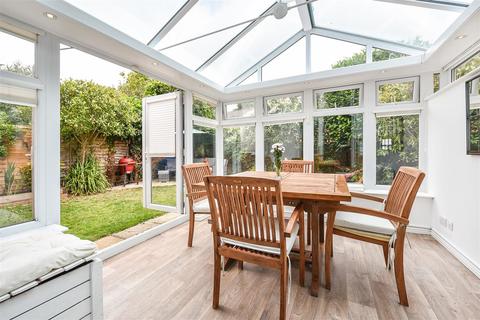 12 Bramble Drive, Romsey, SO51 7RJ