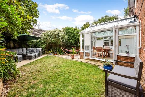 12 Bramble Drive, Romsey, SO51 7RJ