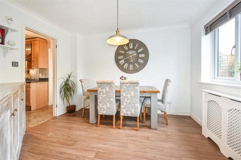 12 Bramble Drive, Romsey, SO51 7RJ