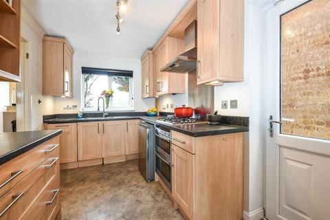12 Bramble Drive, Romsey, SO51 7RJ