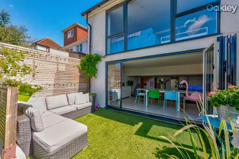 4 bedroom house for sale - Greenfield Crescent, Brighton