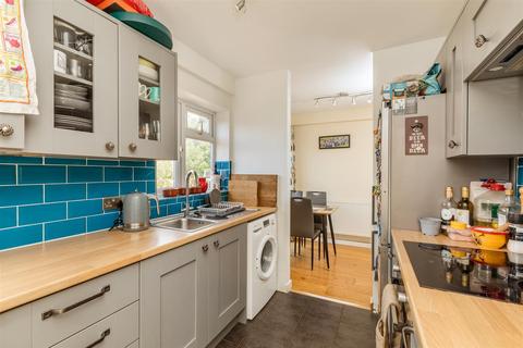 2 bedroom semi-detached house for sale - Warmdene Close, Brighton