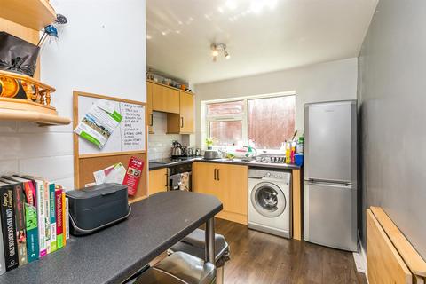 8 Beechfield Close, Sale, M33 4EH