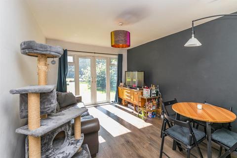 8 Beechfield Close, Sale, M33 4EH