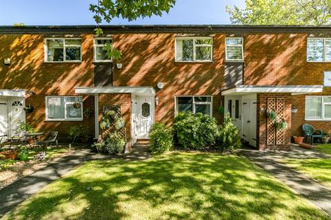 8 Beechfield Close, Sale, M33 4EH