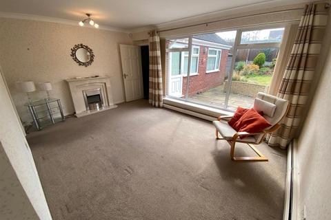 45 Brackendale Way, Stourbridge, DY9 7HG