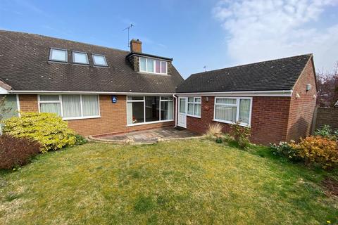 45 Brackendale Way, Stourbridge, DY9 7HG