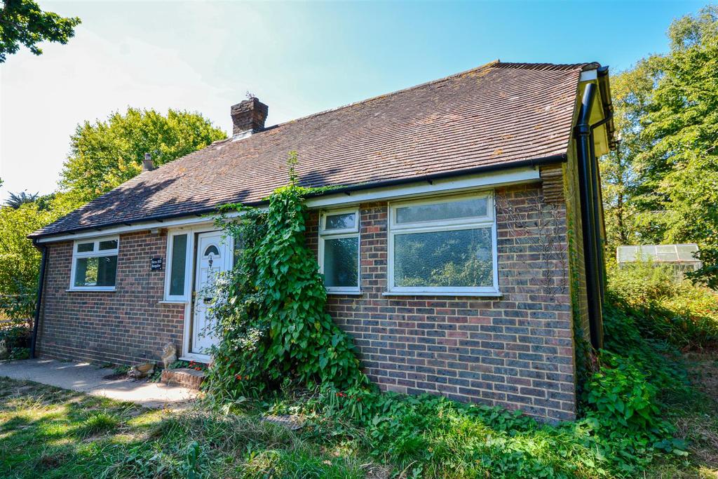 Horns Corner, Catsfield 2 bed bungalow £425,000