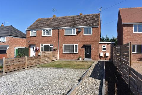 3 bedroom semi-detached house for sale - Mayflower Road, Droitwich