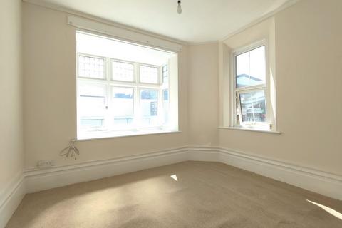 1 bedroom flat to rent, High Street, Broadstairs, CT10