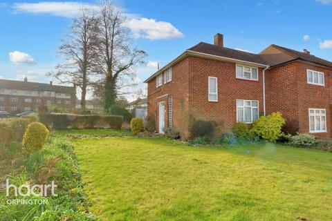 2 Mickleham Close, Orpington, BR5 2SN