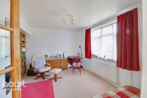2 Mickleham Close, Orpington, BR5 2SN