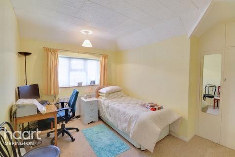 2 Mickleham Close, Orpington, BR5 2SN